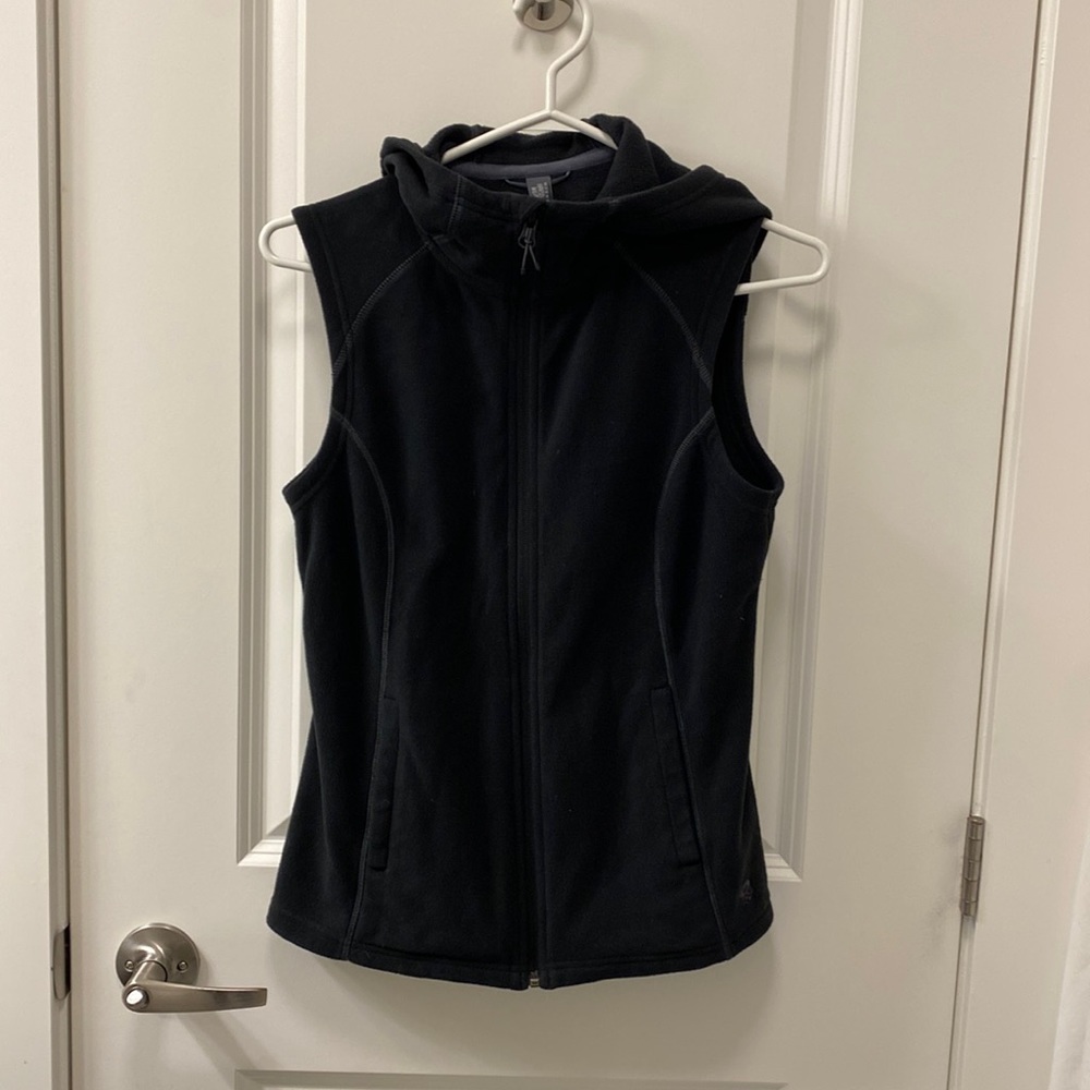 Mountain Hardwear hooded black fleece vest